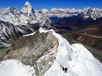 Everest Base Camp Trek with Island Peak_island peak climbing