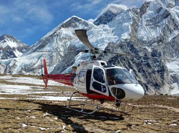 Luxury Everest Base Camp Heli Trek_ebc-helicopter-at-kalapatthar
