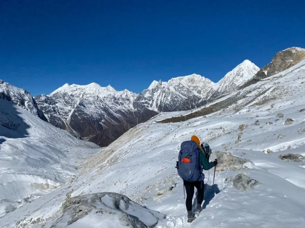somewhere-at-Larkya-La-Pass-Area-dutch-guest-were-roaming-around