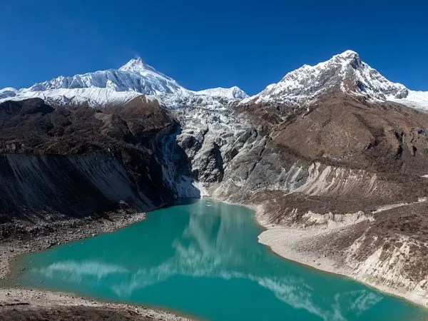 Birendra_lake_and_Mt._Manaslu all himalayan trek